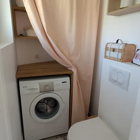 Charming House With Garden Close To Monet Vernon