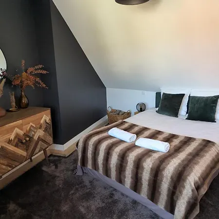 Charming House With Garden Close To Monet