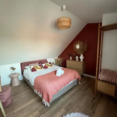 Charming House With Garden Close To Monet Nyaraló *