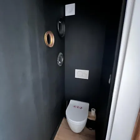 Charming House With Garden Close To Monet Nyaraló