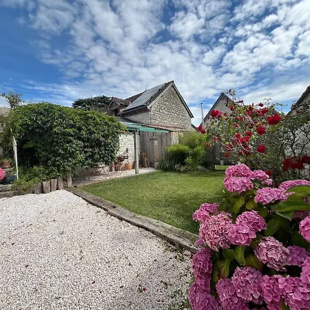 Charming House With Garden Close To Monet Vernon